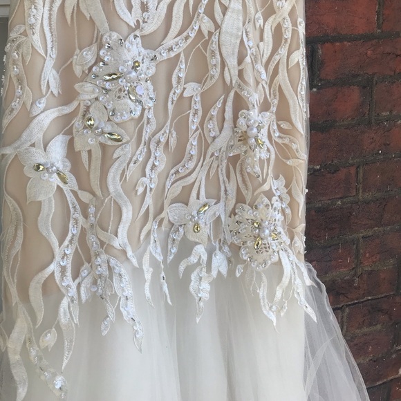 Gorgeous White Mermaid Gown - Picture 4 of 8